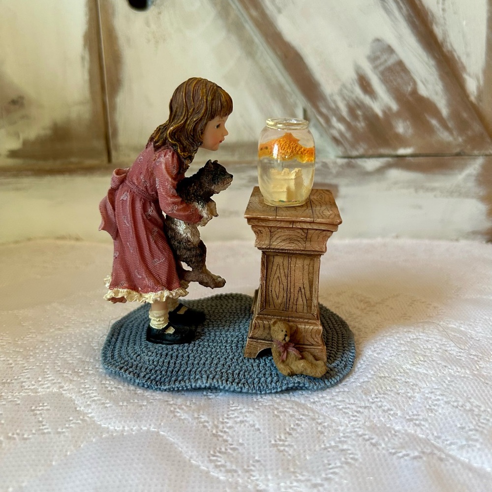 Boyd’s bears Ali with tabby figurine shelf sitter room decor